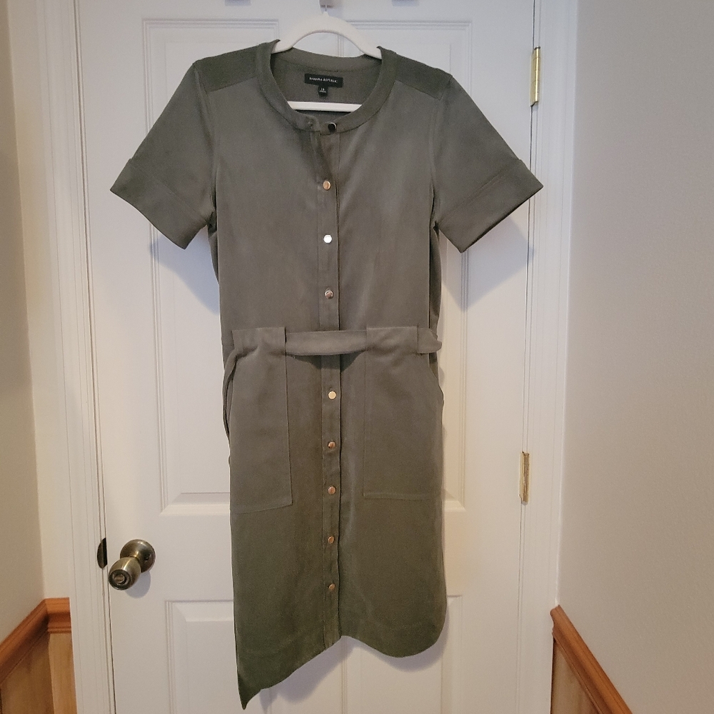 Banana Republic Sage Green Midi Dress with Button Accents Sz 10